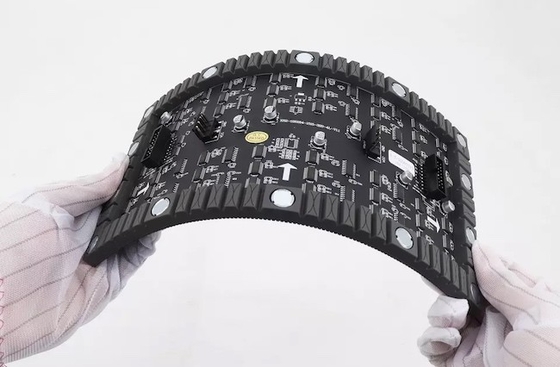 شراء شاشات العرض ذات الدقة العالية P2mm الملتوية الناعمة مركز التسوق الأسطوانة مرنة LED online manufacture